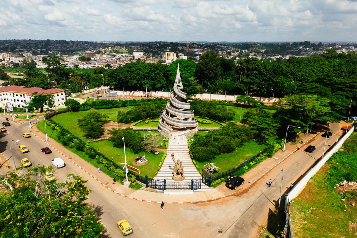 Le monument de la Réunification à Yaoundé, vu du ciel